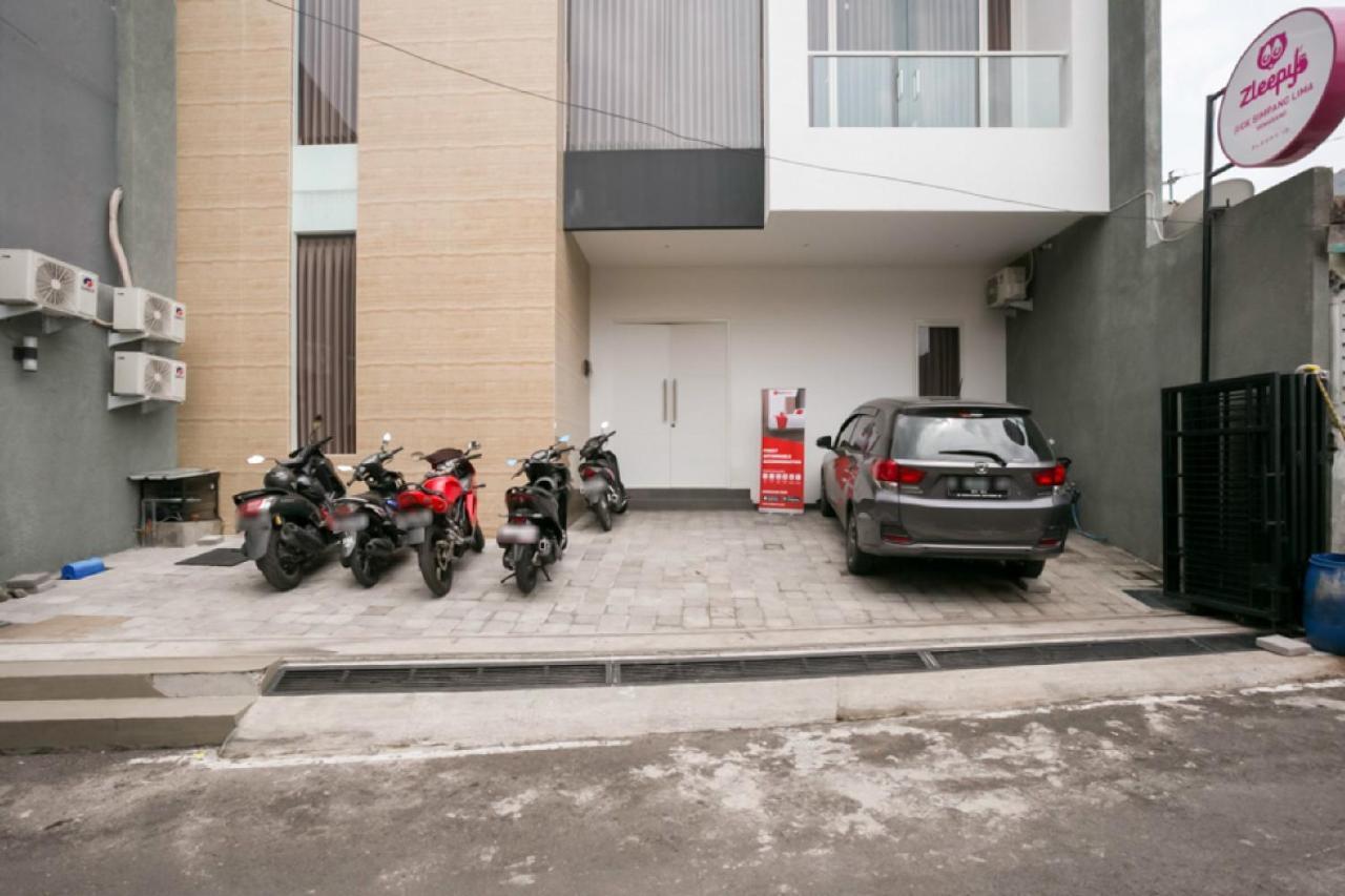 Хостел Reddoorz Syariah Near Lapangan Pancasila Simpang Lima Семаранг Екстер'єр фото